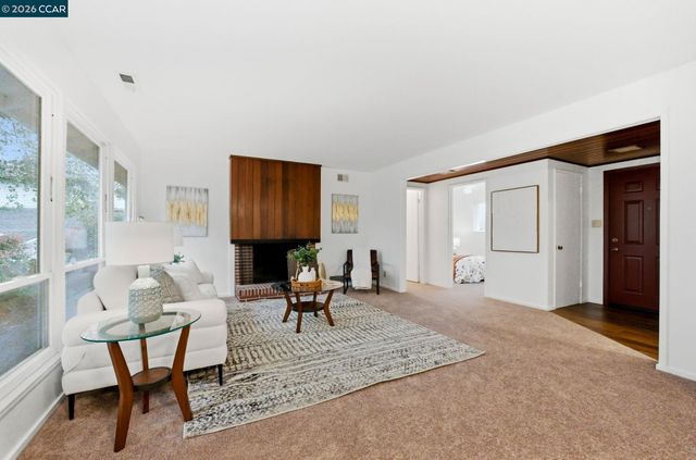 1356 El Curtola Blvd, Lafayette, CA 94549