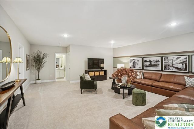 5722 Frederick Drive Stavanger III, East Allen Twp, PA 18017