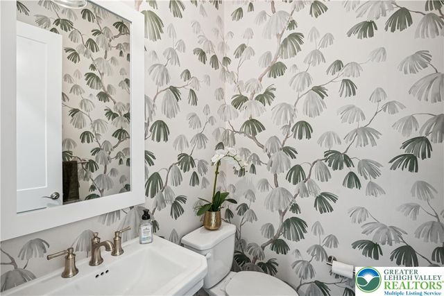 5722 Frederick Drive Stavanger III, East Allen Twp, PA 18017