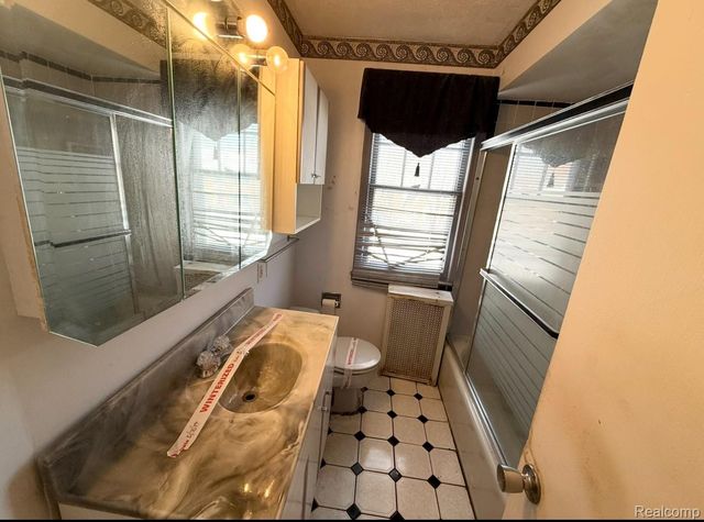 19187 GAINSBOROUGH Road, Detroit, MI 48223