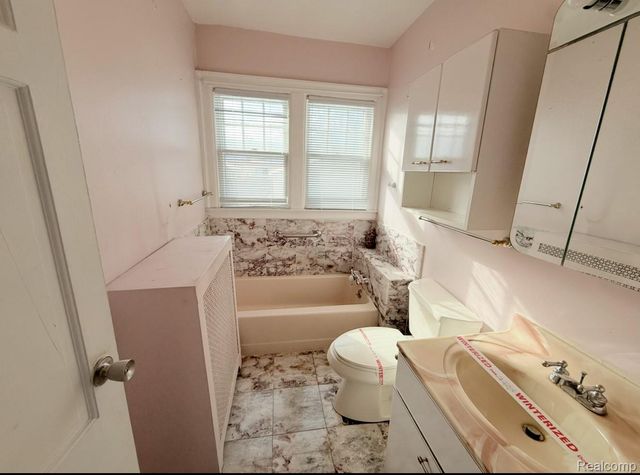 19187 GAINSBOROUGH Road, Detroit, MI 48223