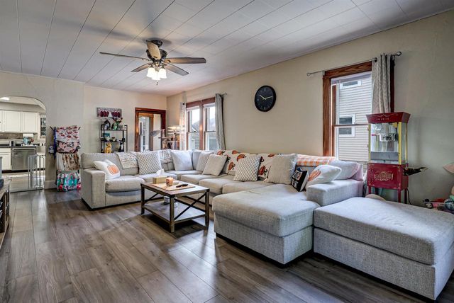 1000 LAWE STREET, Kaukauna, WI 54130