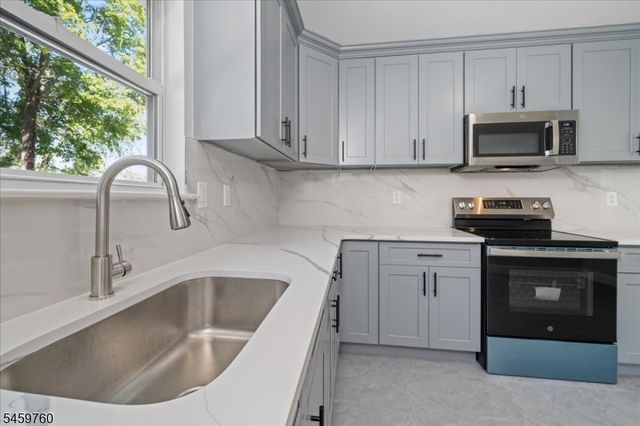 117 Hillside Dr, Hamburg Boro, NJ 07419