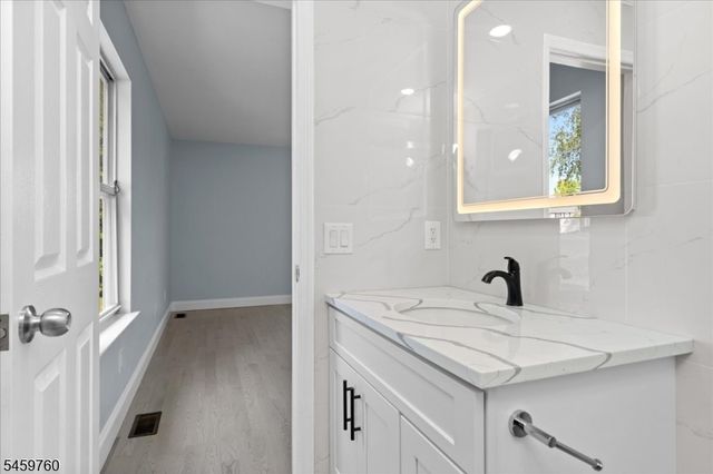 117 Hillside Dr, Hamburg Boro, NJ 07419