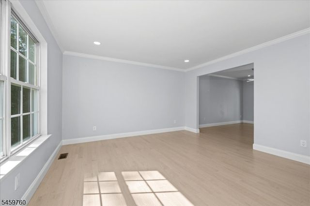 117 Hillside Dr, Hamburg Boro, NJ 07419