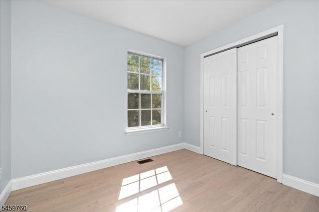 117 Hillside Dr, Hamburg Boro, NJ 07419