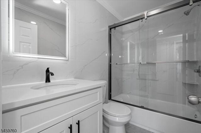 117 Hillside Dr, Hamburg Boro, NJ 07419
