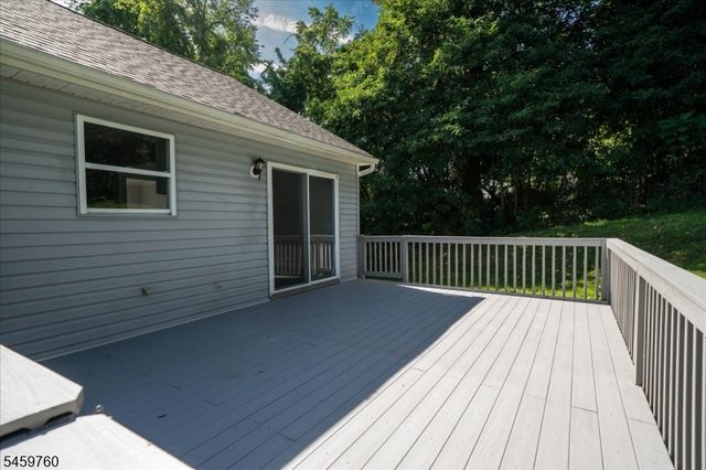 117 Hillside Dr, Hamburg Boro, NJ 07419