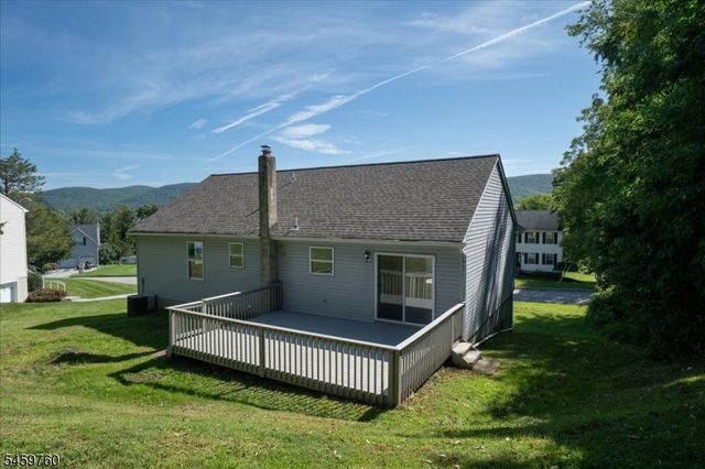 117 Hillside Dr, Hamburg Boro, NJ 07419