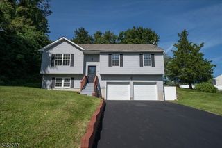 117 Hillside Dr, Hamburg Boro, NJ 07419
