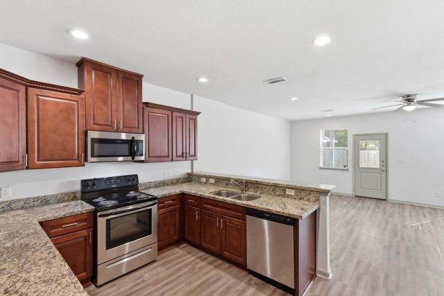 618-626 Magnolia Bend, New Caney, TX 77357