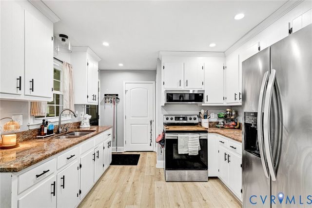 9041 Beach Rd, Chesterfield, VA 23838