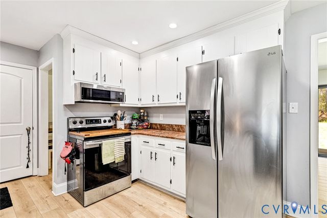 9041 Beach Rd, Chesterfield, VA 23838