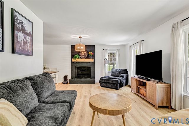 9041 Beach Rd, Chesterfield, VA 23838