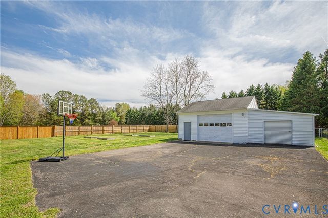 9041 Beach Rd, Chesterfield, VA 23838
