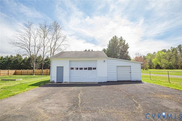 9041 Beach Rd, Chesterfield, VA 23838