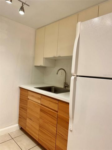 5221 BAYSHORE BOULEVARD 19, Tampa, FL 33611