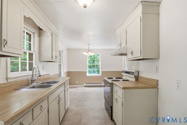 14527 Arwood Rd, Disputanta, VA 23842