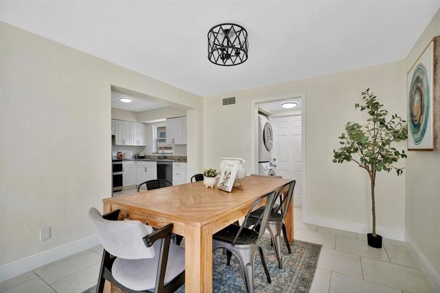 2600 40TH AVENUE N, St Petersburg, FL 33714