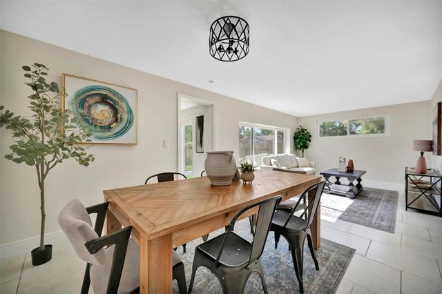 2600 40TH AVENUE N, St Petersburg, FL 33714