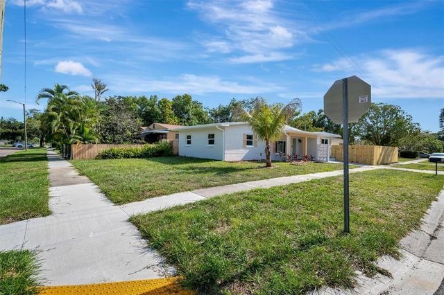 2600 40TH AVENUE N, St Petersburg, FL 33714