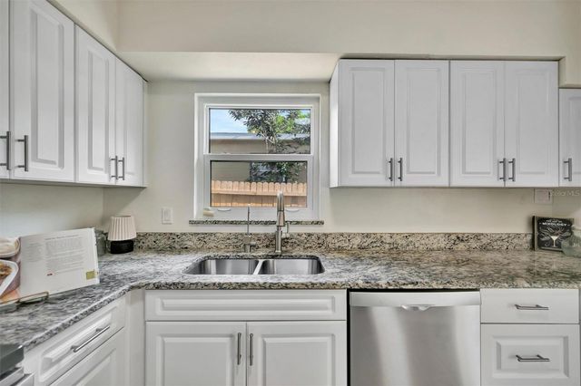2600 40TH AVENUE N, St Petersburg, FL 33714