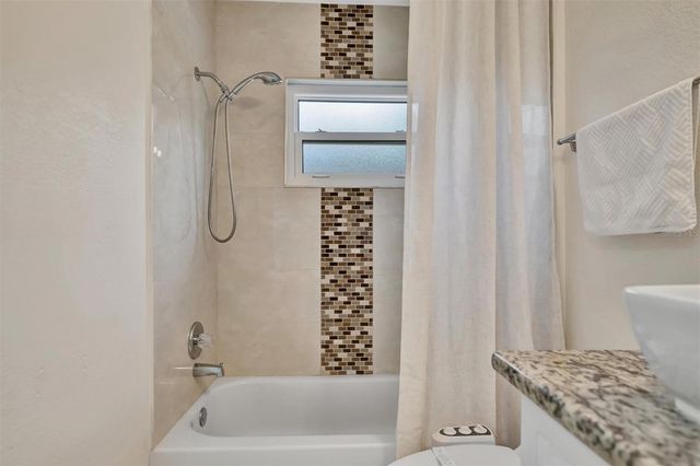 2600 40TH AVENUE N, St Petersburg, FL 33714