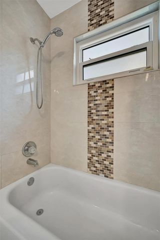 2600 40TH AVENUE N, St Petersburg, FL 33714