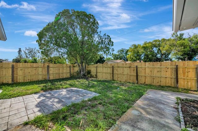 2600 40TH AVENUE N, St Petersburg, FL 33714