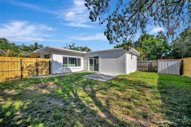 2600 40TH AVENUE N, St Petersburg, FL 33714