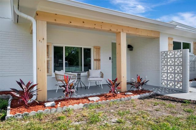 2600 40TH AVENUE N, St Petersburg, FL 33714