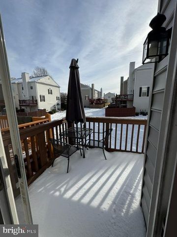 2459 WENTWORTH DR, Crofton, MD 21114