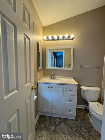 2459 WENTWORTH DR, Crofton, MD 21114