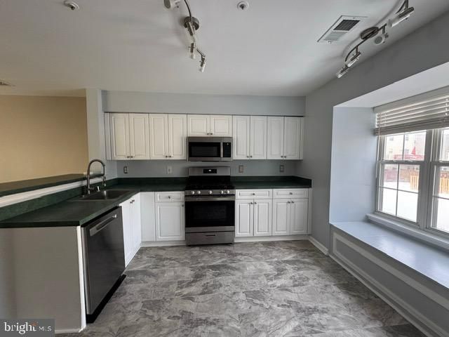 2459 WENTWORTH DR, Crofton, MD 21114