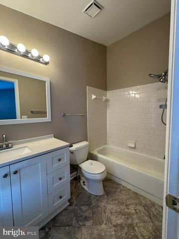 2459 WENTWORTH DR, Crofton, MD 21114