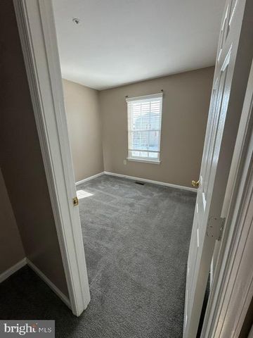 2459 WENTWORTH DR, Crofton, MD 21114