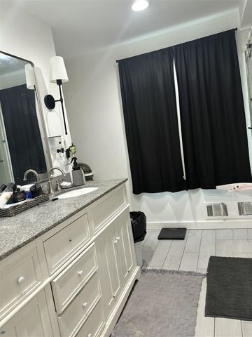 39825 Wolo Court, Clinton Township, MI 48038