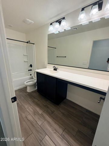 6901 N 88th Drive, Glendale, AZ 85305