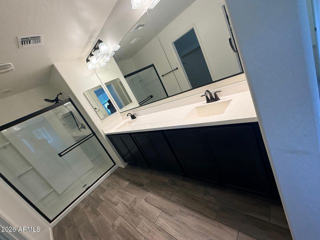 6901 N 88th Drive, Glendale, AZ 85305