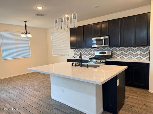 6901 N 88th Drive, Glendale, AZ 85305