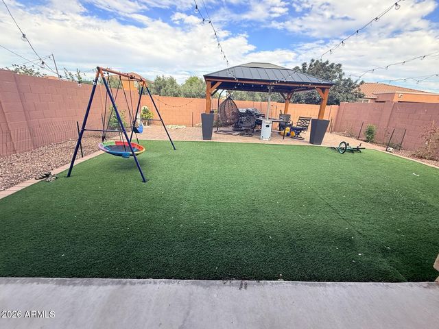 6901 N 88th Drive, Glendale, AZ 85305