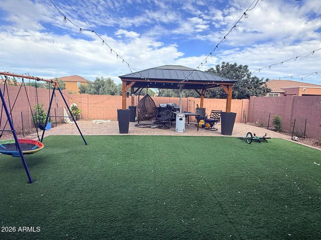 6901 N 88th Drive, Glendale, AZ 85305