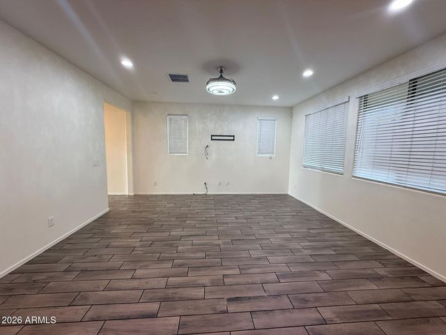 6901 N 88th Drive, Glendale, AZ 85305