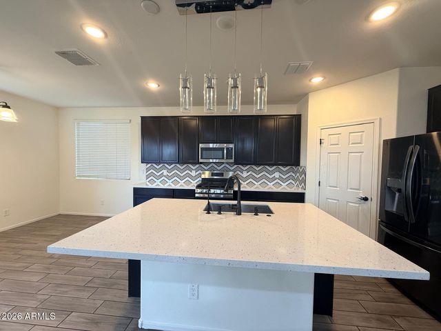 6901 N 88th Drive, Glendale, AZ 85305