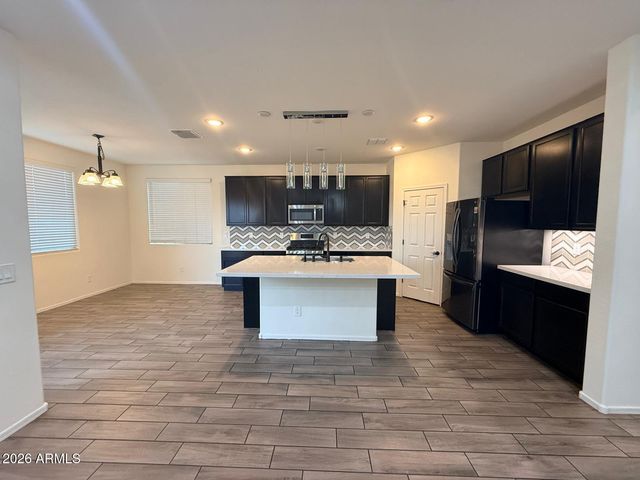 6901 N 88th Drive, Glendale, AZ 85305