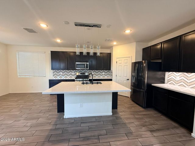 6901 N 88th Drive, Glendale, AZ 85305