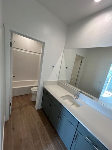 2813 E Corteza Drive, Fresno, CA 93730