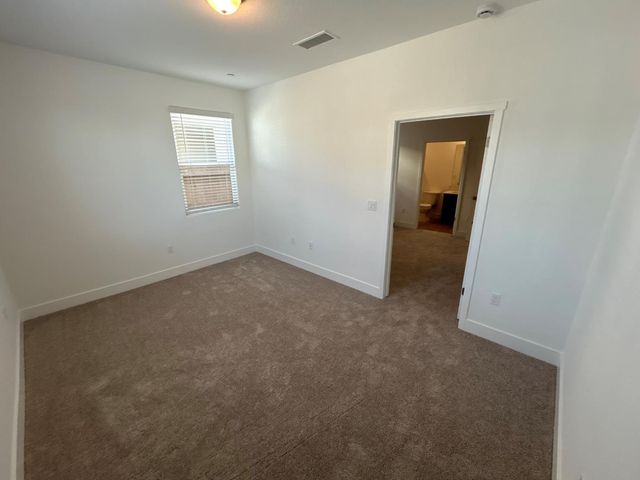 2813 E Corteza Drive, Fresno, CA 93730