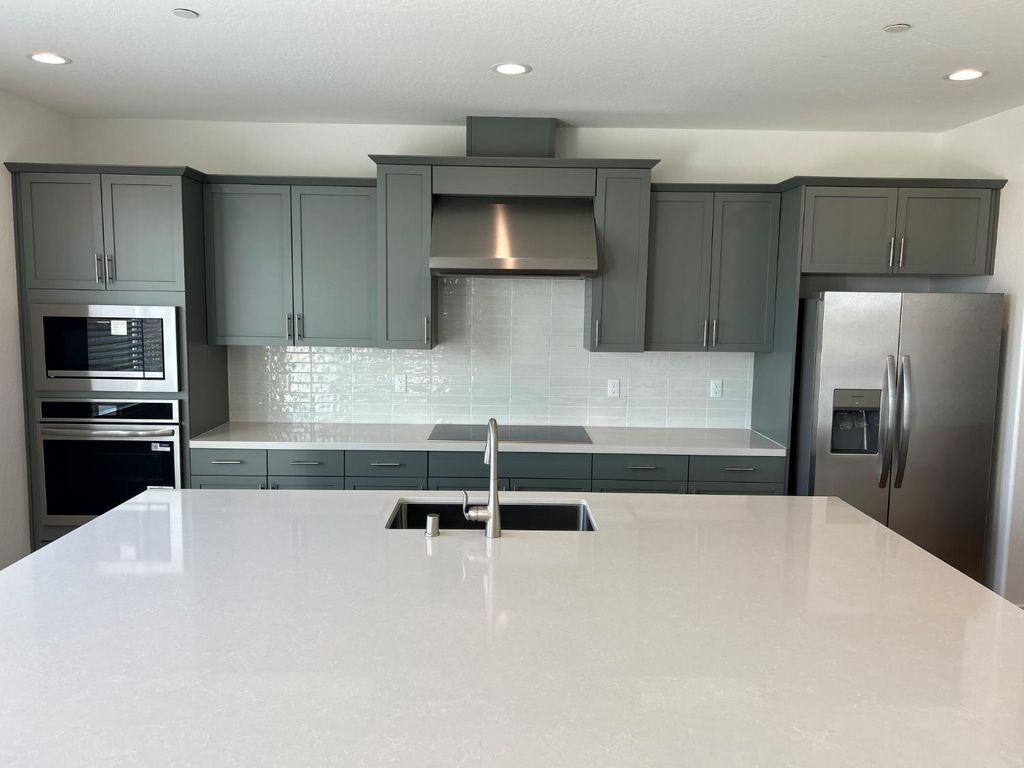 Image 10 of property listing at 2813 E Corteza Drive, Fresno, CA 93730