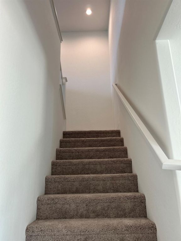Image 13 of property listing at 2813 E Corteza Drive, Fresno, CA 93730